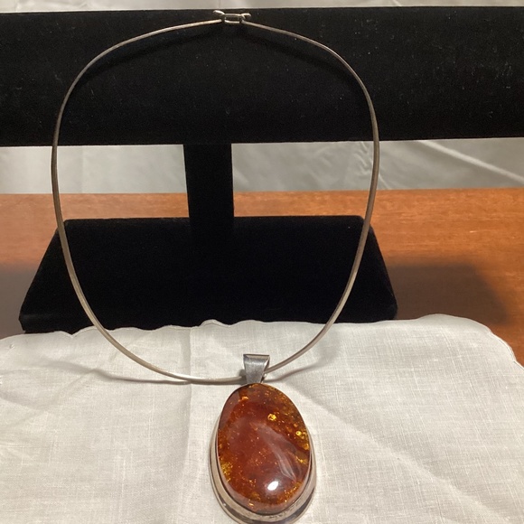 AMBER STERLING CHOCKER. H U G E 🌹 Jewelry - AMAZING HUGE NECKKACE. STERLING. It’s amazing. RETRO!!!